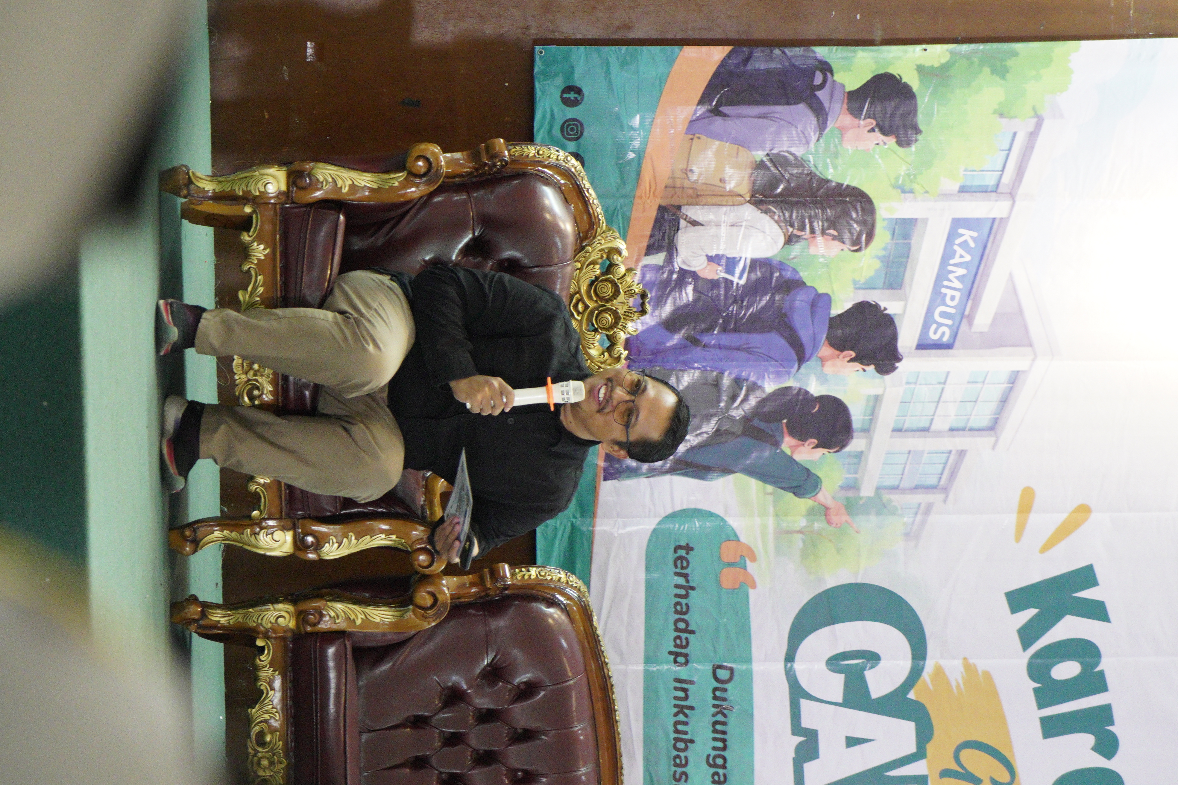 Suasana kegiatan Karantina Goes to Campus FKIP UNIS
