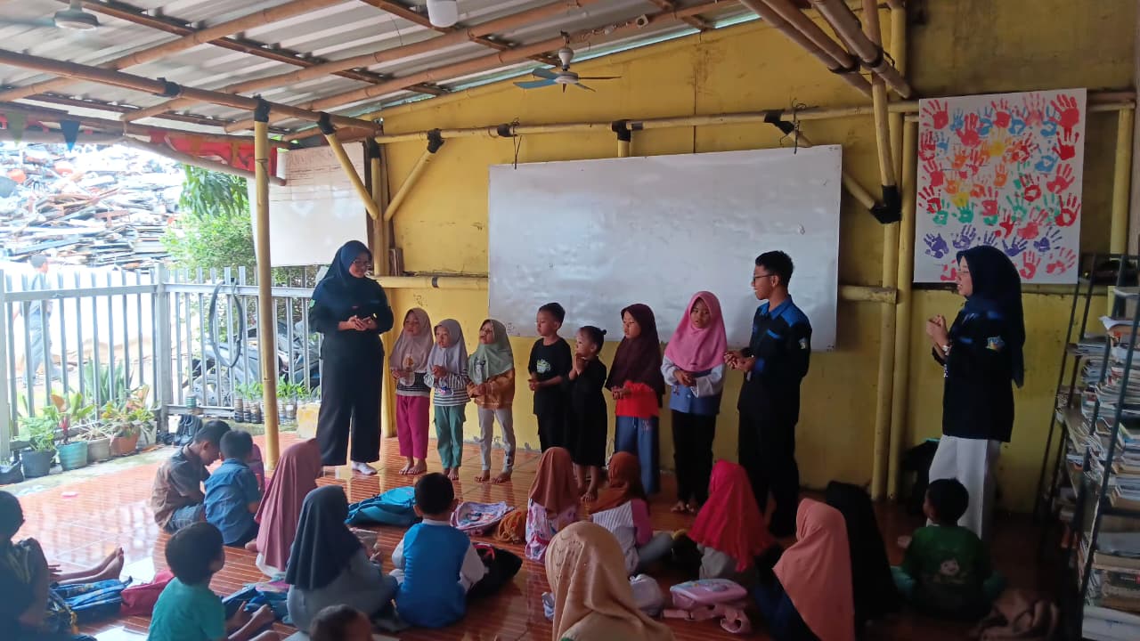 Dokumentasi AEES FKIP UNIS 5