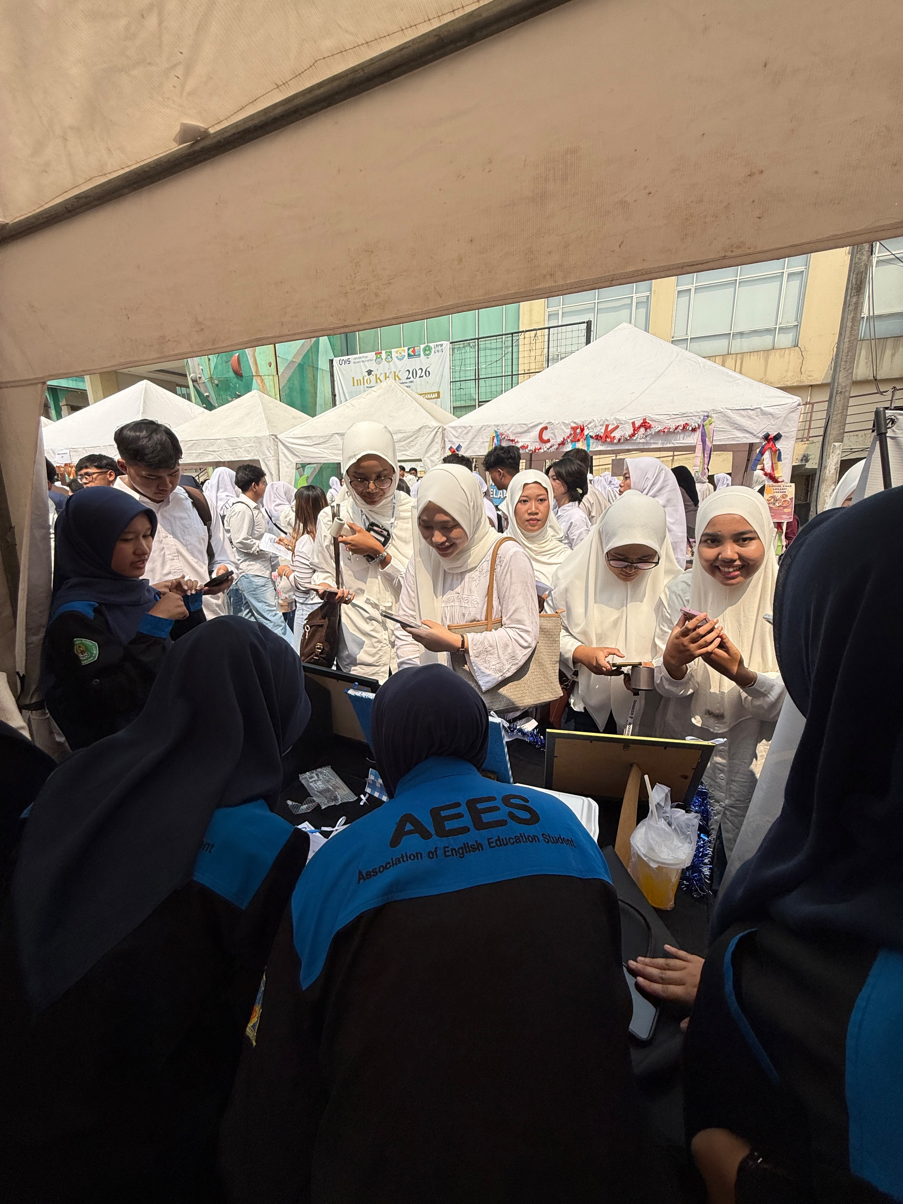 Booth AEES FKIP UNIS pada UNIS Connect 2026