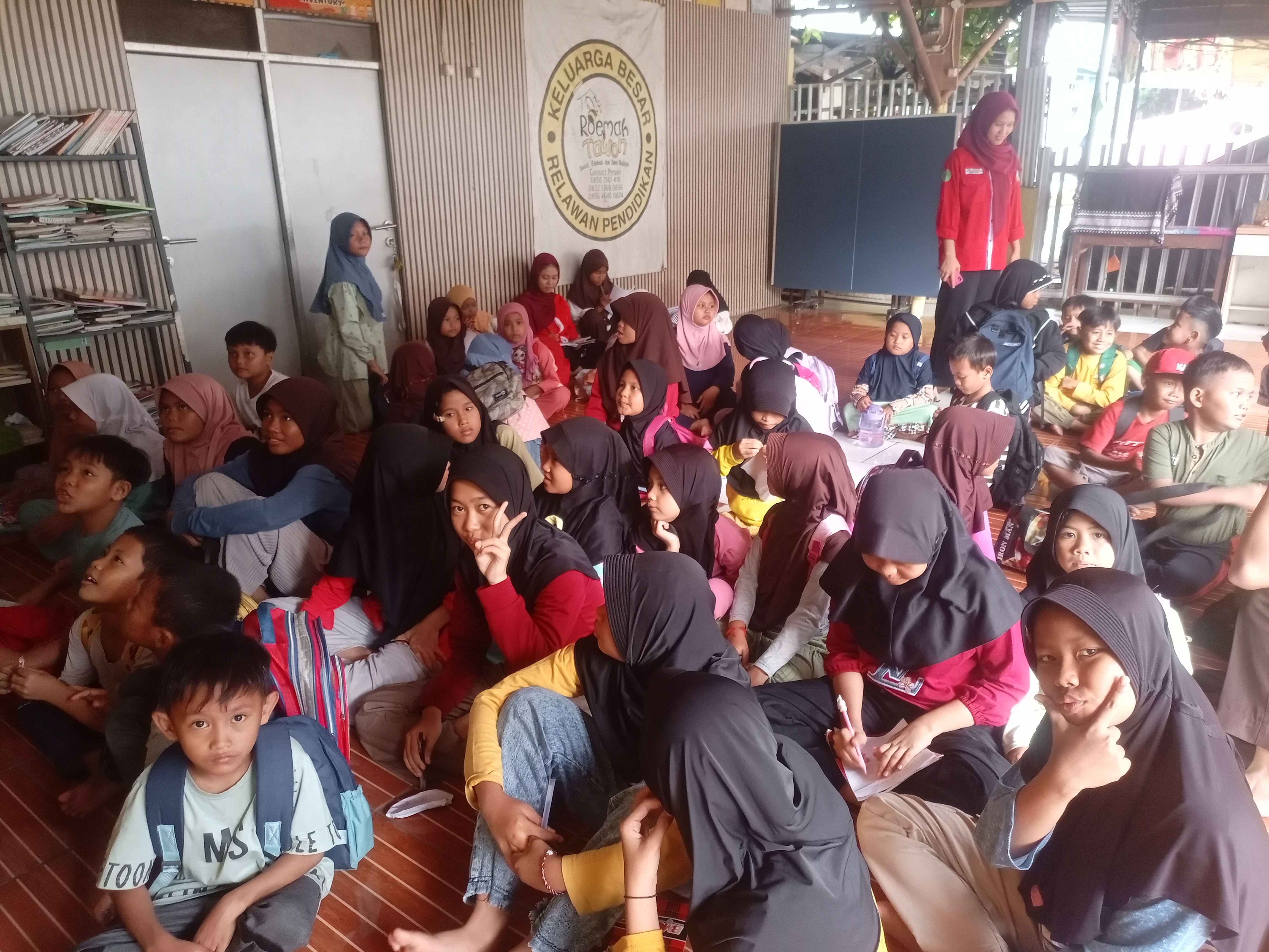 Dokumentasi HIMADIMI FKIP UNIS di Roemah Tawon 7