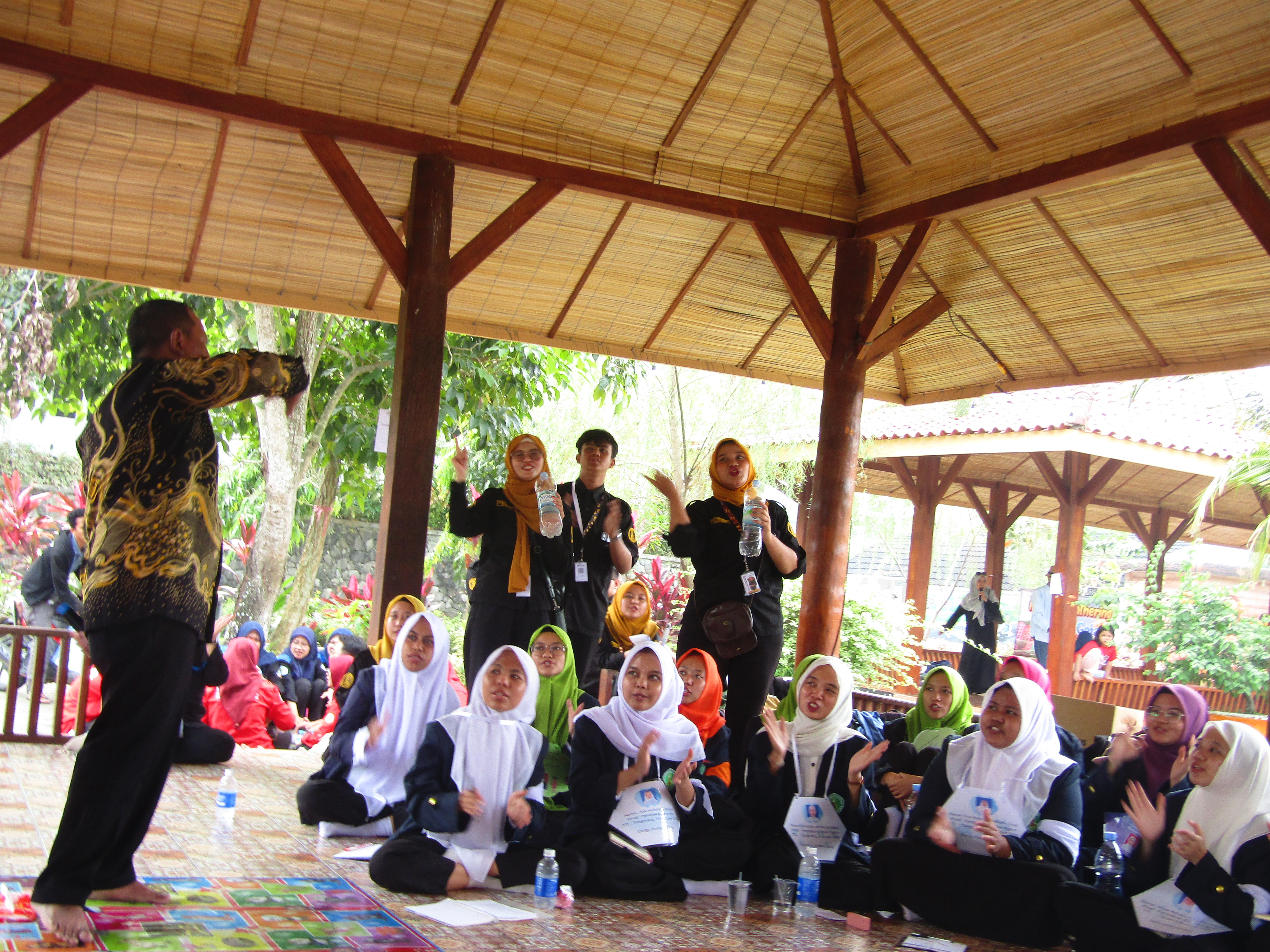 Aktivitas kebersamaan peserta Social Harmony Camp 2025