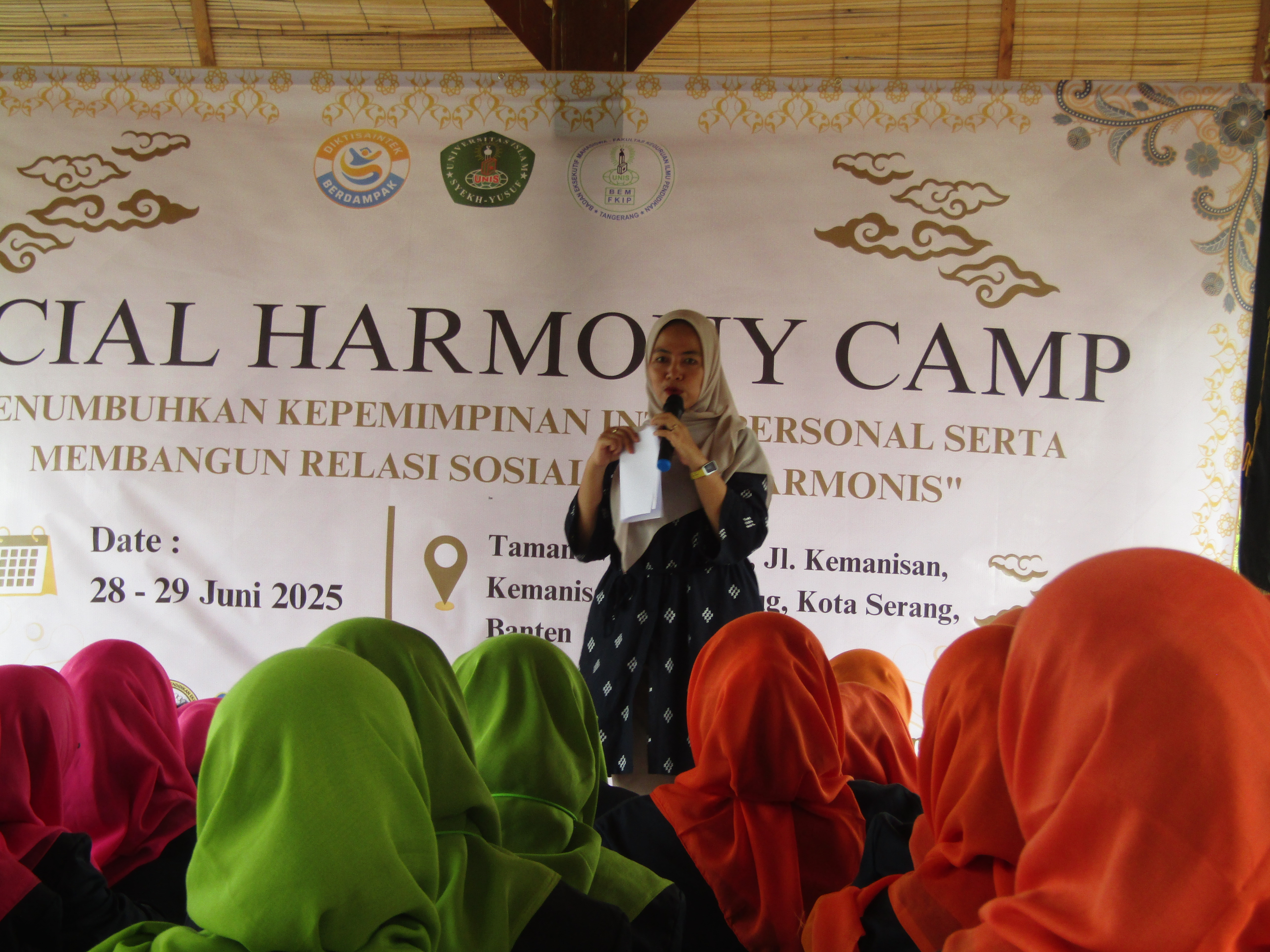 Kolaborasi mahasiswa FKIP UNIS dalam Social Harmony Camp 2025