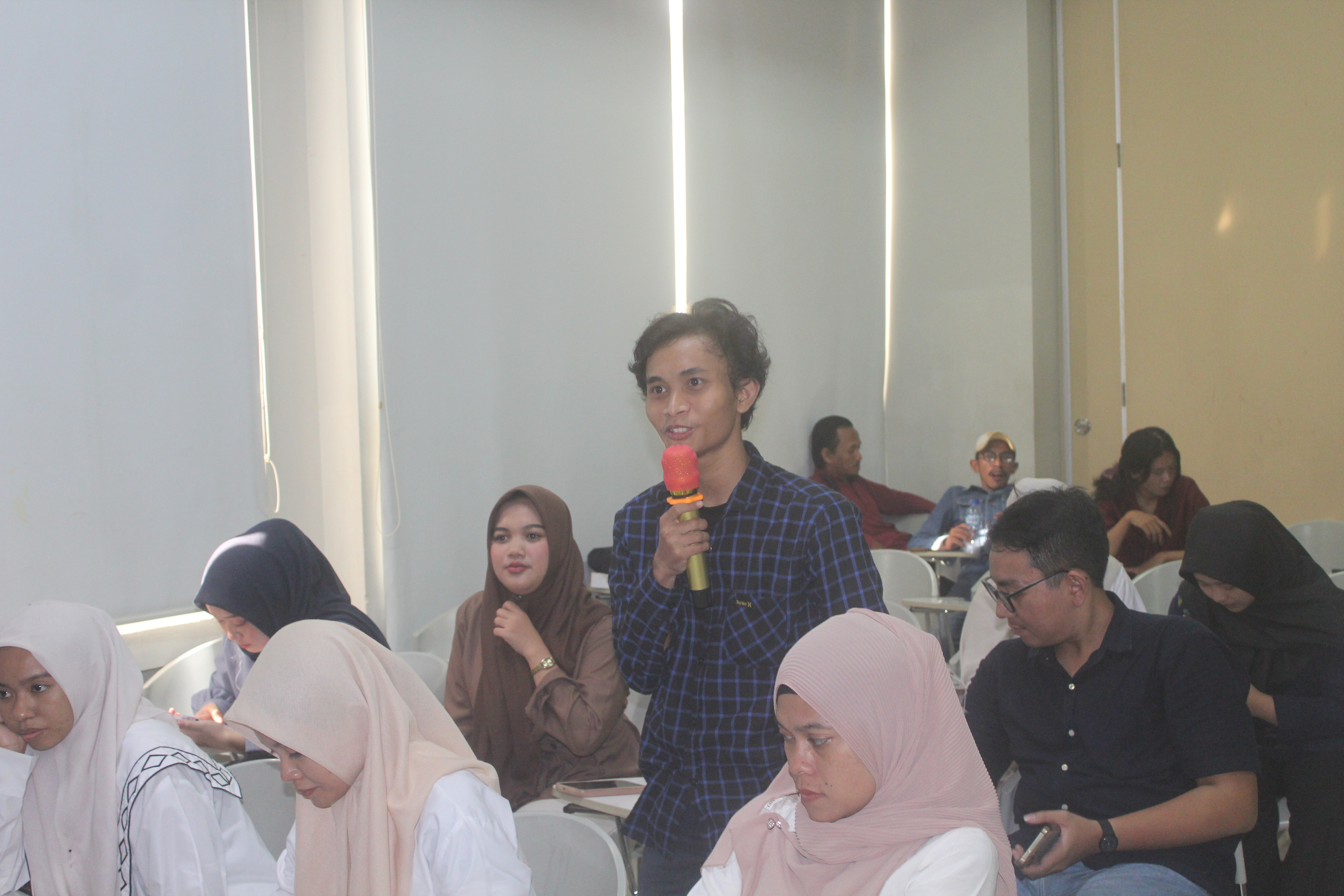 Peserta seminar literasi keuangan FKIP UNIS bersama BCA