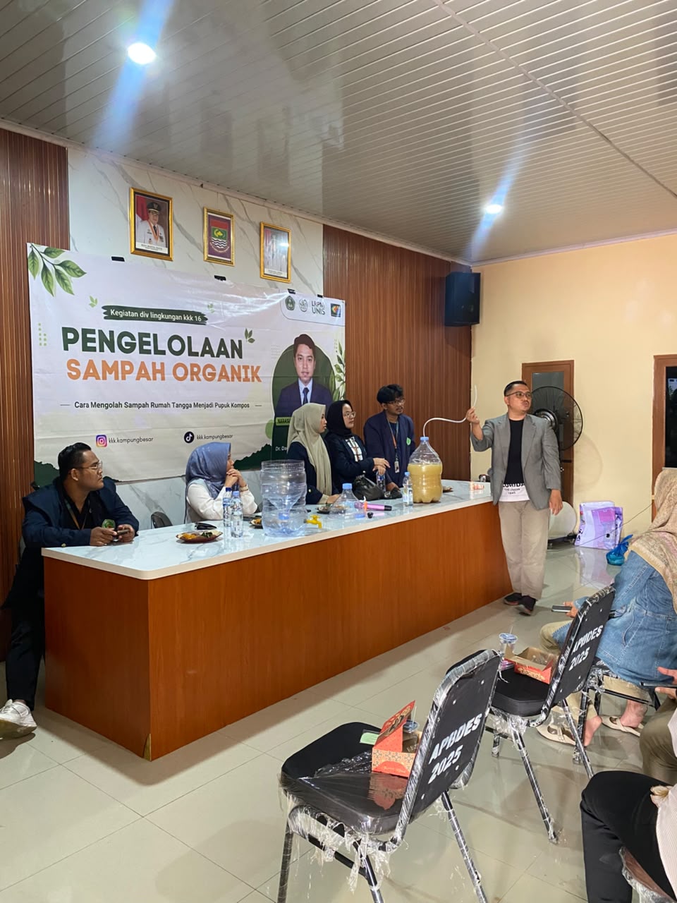 Implementasi SDGs Desa, Dosen FKIP UNIS Dampingi Kader PKK Olah Sampah Jadi Bernilai Ekonomi