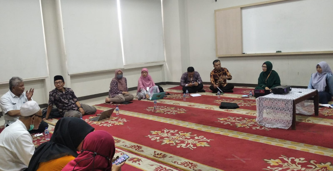 LPPM Bagikan Tips Lolos Jurnal Sinta 2 TANGERANG – Lembaga Penelitian dan Pengabdian kepada Masyarakat (LPPM) Universitas Islam Syekh- Yusuf (Unis) Tangerang membagikan tips dan trik agar lolos artikel penelitian ke jurnal terakreditasi Sinta 2. Pembahasannya diungkap dalam acara Ngobrol Publikasi Ilmiah (Ngopi), dengan narasumber Wakil Dekan 1 Fakultas Keguruan dan Ilmu Pendidikan (FKIP)