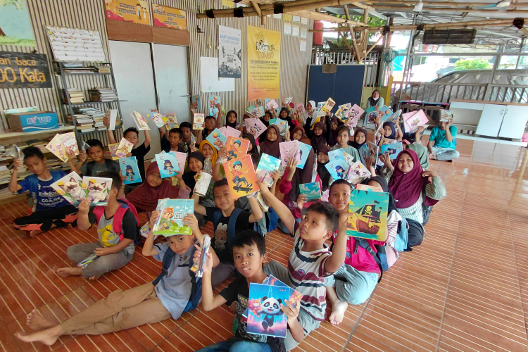 Dari Kampus ke Masyarakat, BEM FKIP UNIS Hadirkan Semangat Kolaborasi di Roemah Tawon